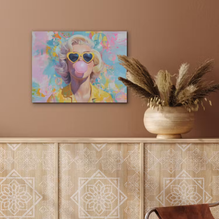 Vrouw - Blond - Roze kauwgom - Kleurrijk - Pastel PET vilt klein -sfeer4