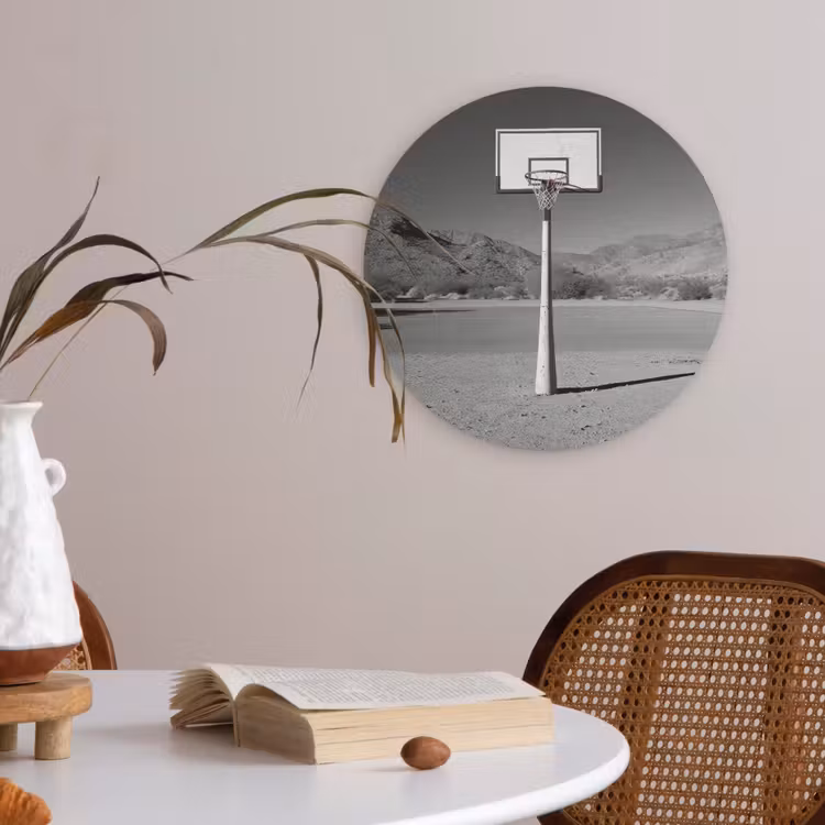 Basketbalpaal - Landschap - Zand - Wit Akoestische PET Vilt - Rond klein -sfeer3
