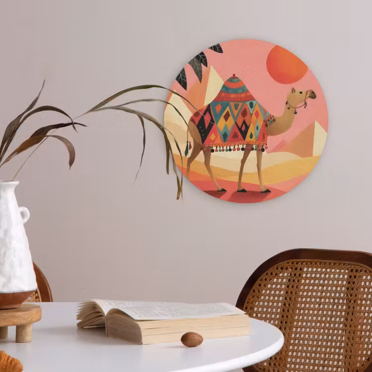 Kameel - Pyramides - Rode zon Akoestische PET Vilt - Rond klein -sfeer3