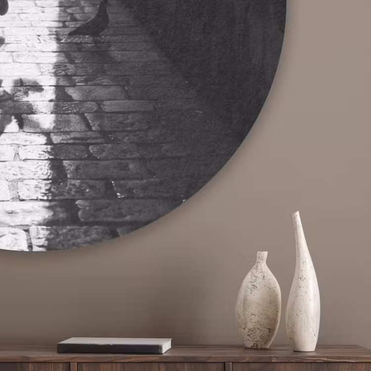 Kind - Vogel - Straat - Zwart-wit - Spelen Akoestische PET Vilt - Rond klein -sfeer5_closeup