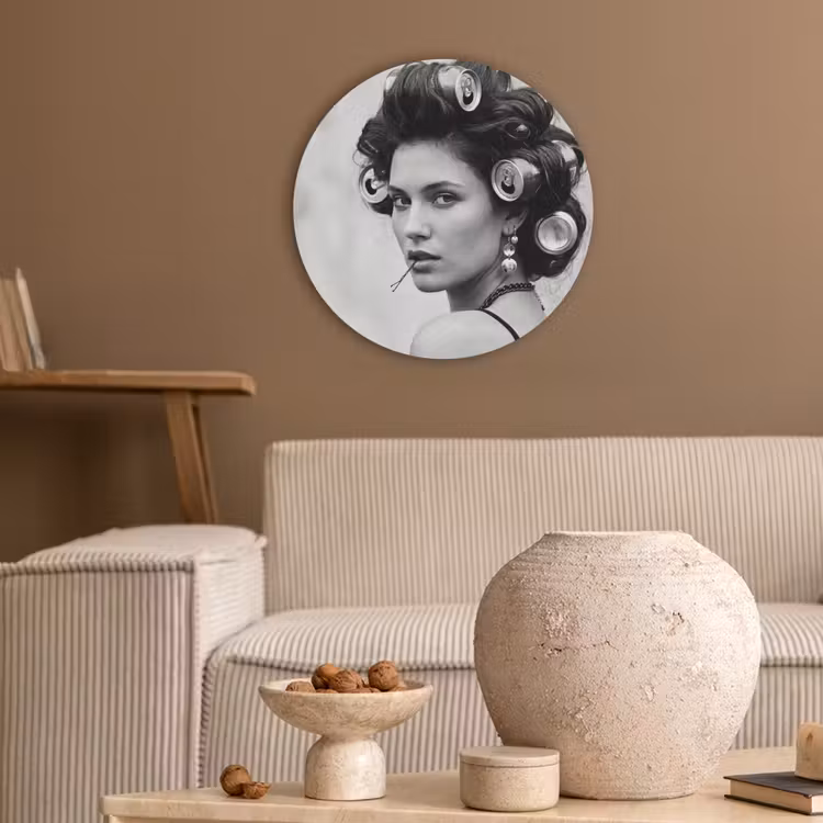 Edgy - Vrouw - Zwart - Wit Akoestische PET Vilt - Rond klein -sfeer1