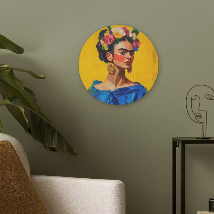 Frida Kahlo - Vrouw - Geel - Blauw - Bloemen Akoestische PET Vilt - Rond klein -sfeer2