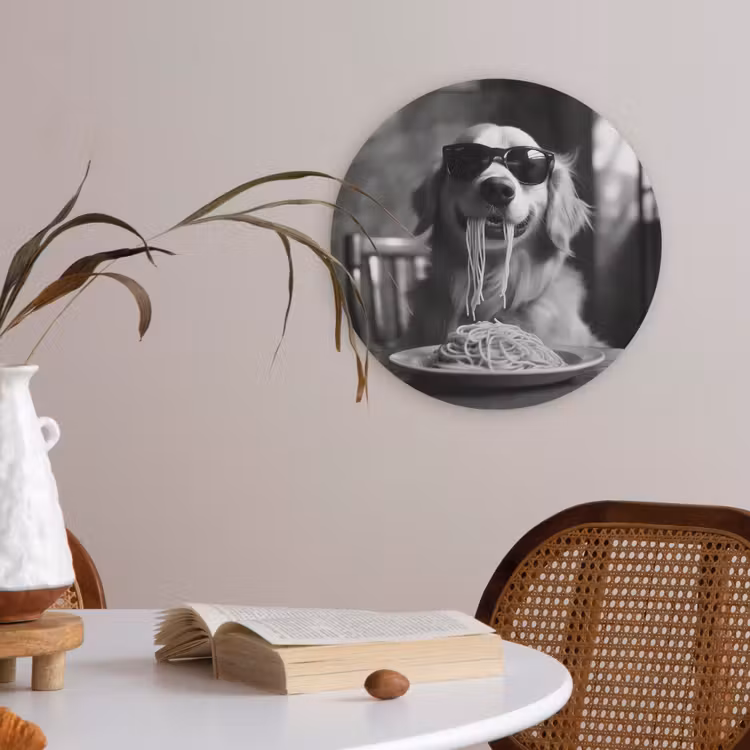 Golden Retriever - Hond - Vrolijk - Bord spaghetti - Zwart - wit Akoestische PET Vilt - Rond klein -sfeer3