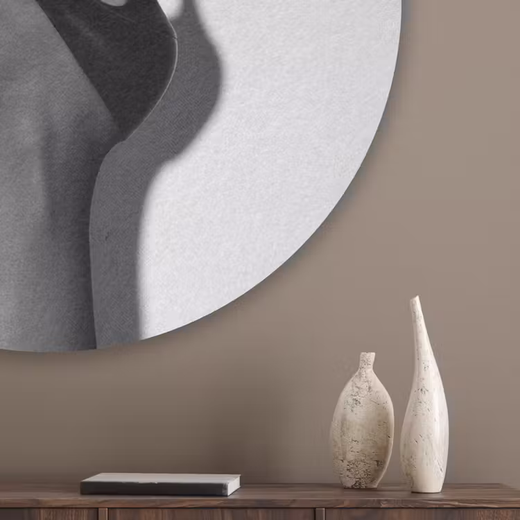 Hak - Wijn - Minimalistisch - Zwart Akoestische PET Vilt - Rond klein -sfeer5_closeup