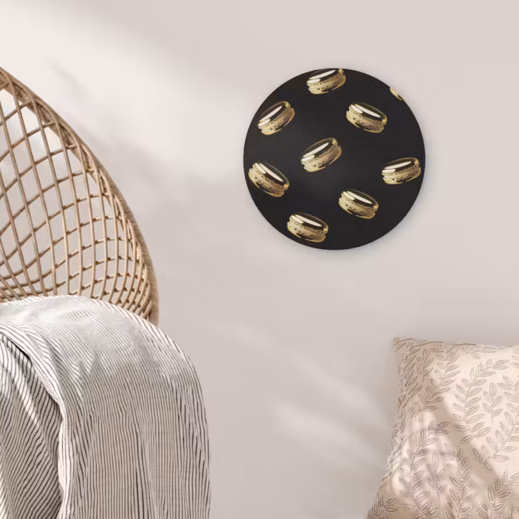 Macarons - Patroon - Goud - Zwart Akoestische PET Vilt - Rond klein -sfeer4
