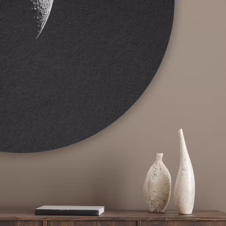 Maan - Hemel - Zwart - Schaduw Akoestische PET Vilt - Rond klein -sfeer5_closeup