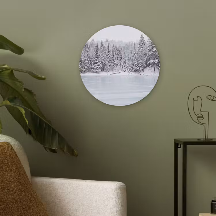 Meer - Dennen - IJs - Winter - Rustgevend Akoestische PET Vilt - Rond klein -sfeer2