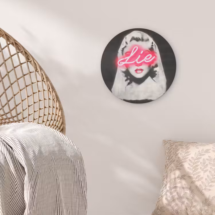 Neon - Letters - Vintage - Vrouw Akoestische PET Vilt - Rond klein -sfeer4