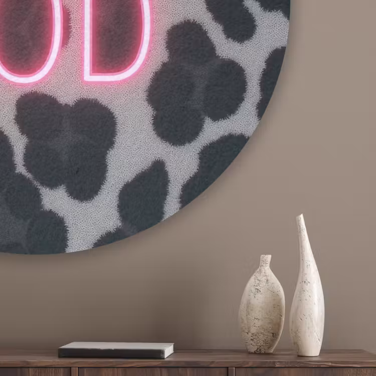 Panterprint - Zwart - Neonletters - Roze Akoestische PET Vilt - Rond klein -sfeer5_closeup