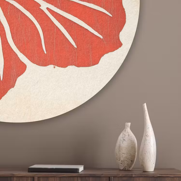 Rode hibiscusbloem - Textuur achtergrond - Beige Akoestische PET Vilt - Rond klein -sfeer5_closeup