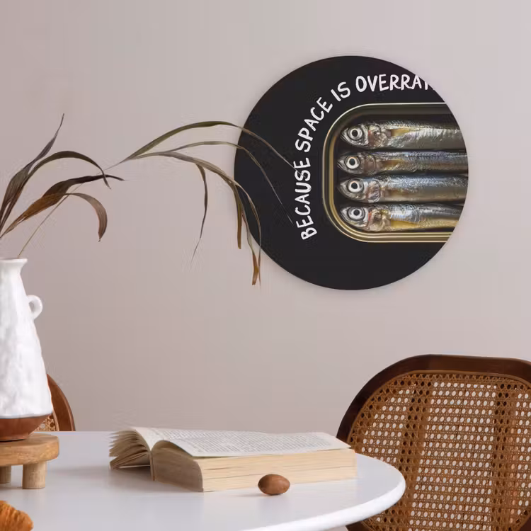 Sardines - Tekst - Vis - Blik Akoestische PET Vilt - Rond klein -sfeer3