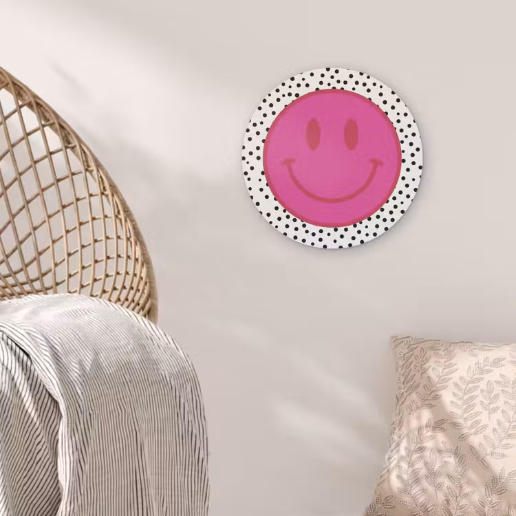 Smiley - Roze - Stippen Akoestische PET Vilt - Rond klein -sfeer4