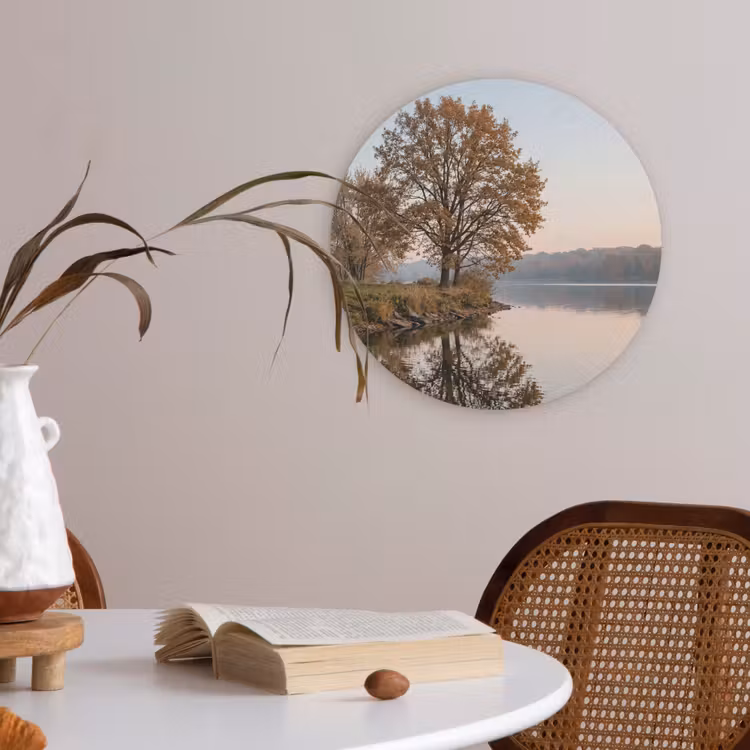 Bomen - Reflectie - Water - Zonsopgang - Serene Akoestische PET Vilt - Rond klein -sfeer3