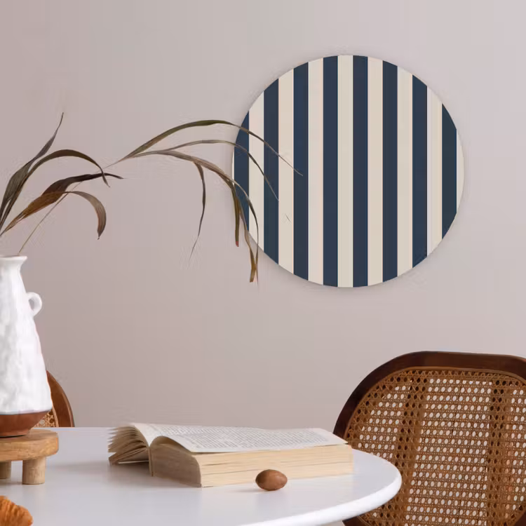 Verticale strepen - Blauw - Crème Akoestische PET Vilt - Rond klein 838 -sfeer3