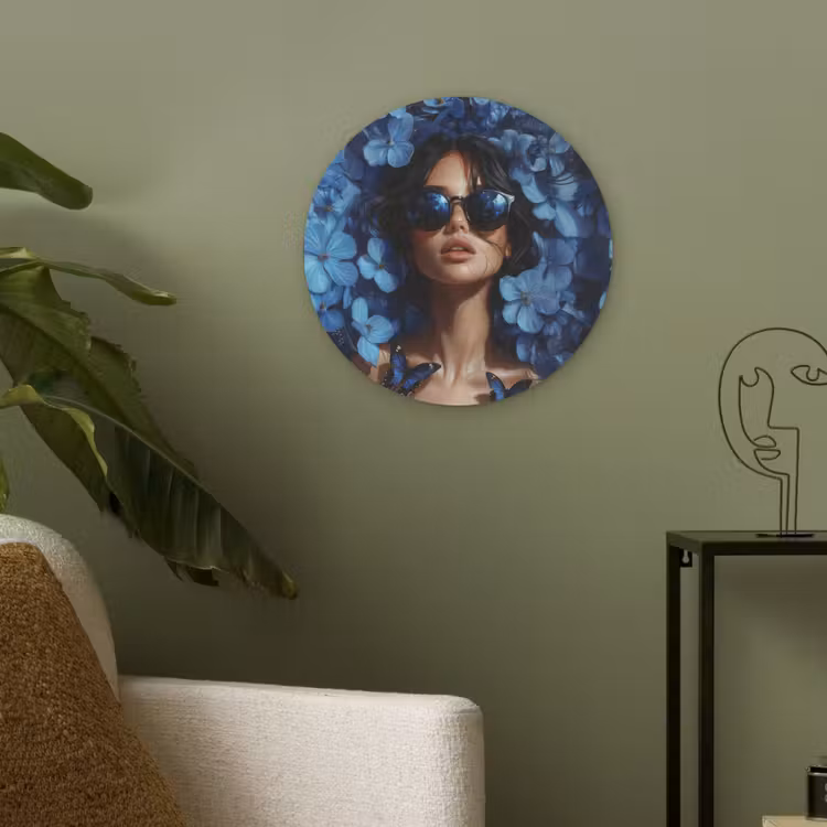 Vrouw - Blauw - Bloemen - Vlinders - Natuur Akoestische PET Vilt - Rond klein -sfeer2