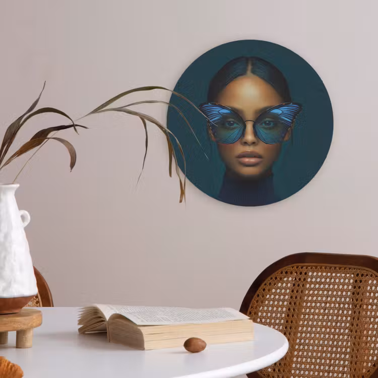 Vrouw - Vlinder - Bril - Blauw - Modern - Portret Akoestische PET Vilt - Rond klein -sfeer3