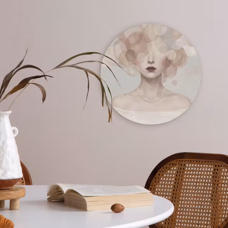 Vrouw - Cirkels - Beige Akoestische PET Vilt - Rond klein -sfeer3