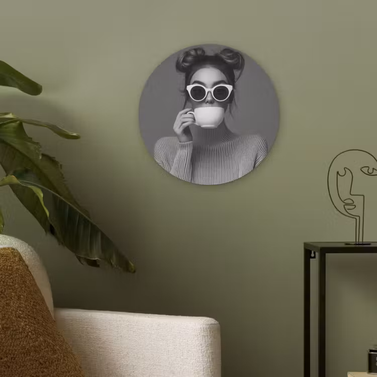Vrouw - Koffie - Zwart - Wit Akoestische PET Vilt - Rond klein -sfeer2