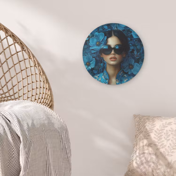 Vrouw - Bloemen - Blauw - Aesthetic - Luxe Akoestische PET Vilt - Rond klein -sfeer4