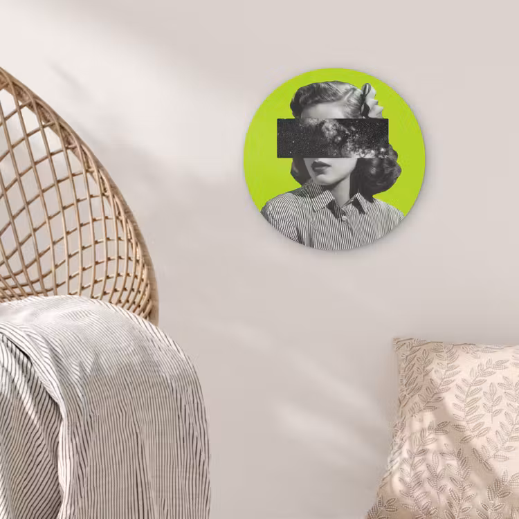 Vrouw - Sterrenhemel - Groen Akoestische PET Vilt - Rond klein -sfeer4