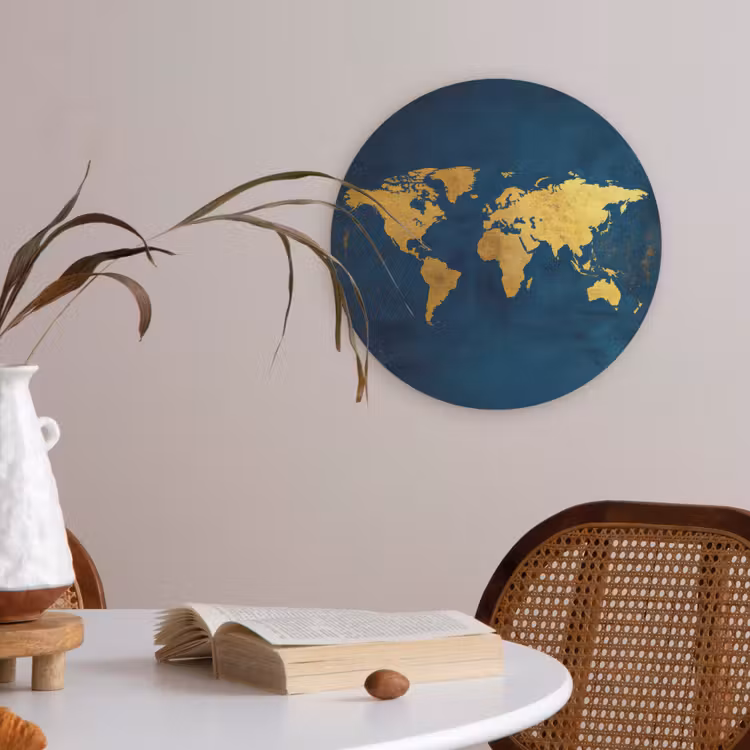 Wereldkaart - Goud - Donkerblauw Akoestische PET Vilt - Rond klein -sfeer3