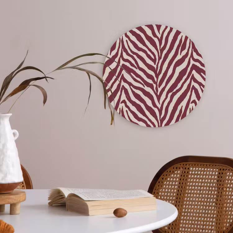 Zebra - Motief - Bordeaux - Rood Akoestische PET Vilt - Rond klein 838 -sfeer3