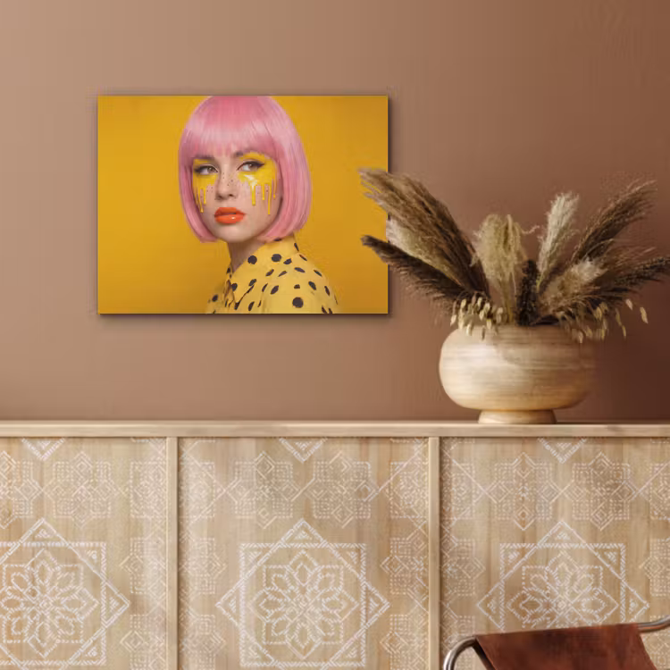 Vrouw - Portret - Abstract - Kleurrijk - Geel PET vilt klein -sfeer4
