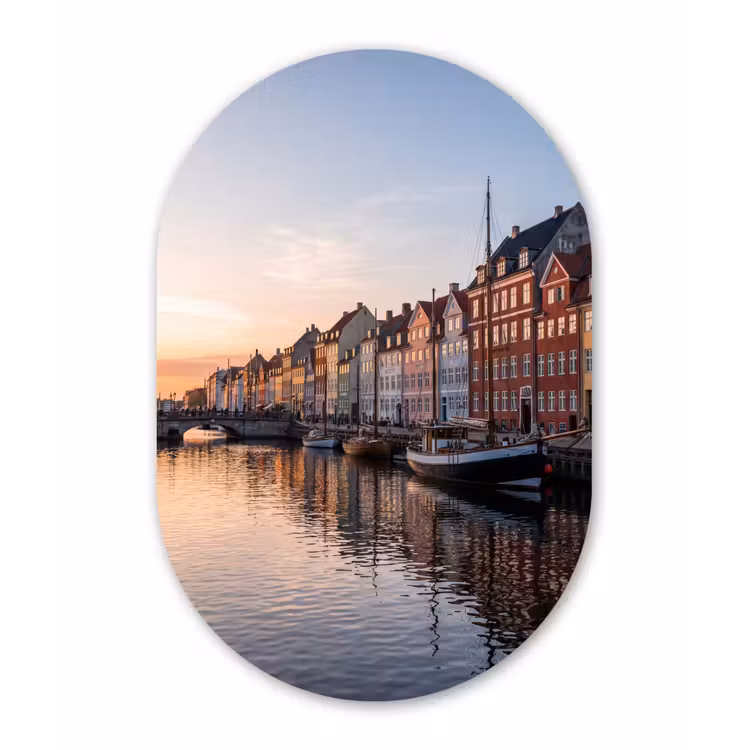 Stad - Gracht - Zonsondergang - Klassiek - Kleurrijk Wandcirkel Ovaal Aluminium middel -3d