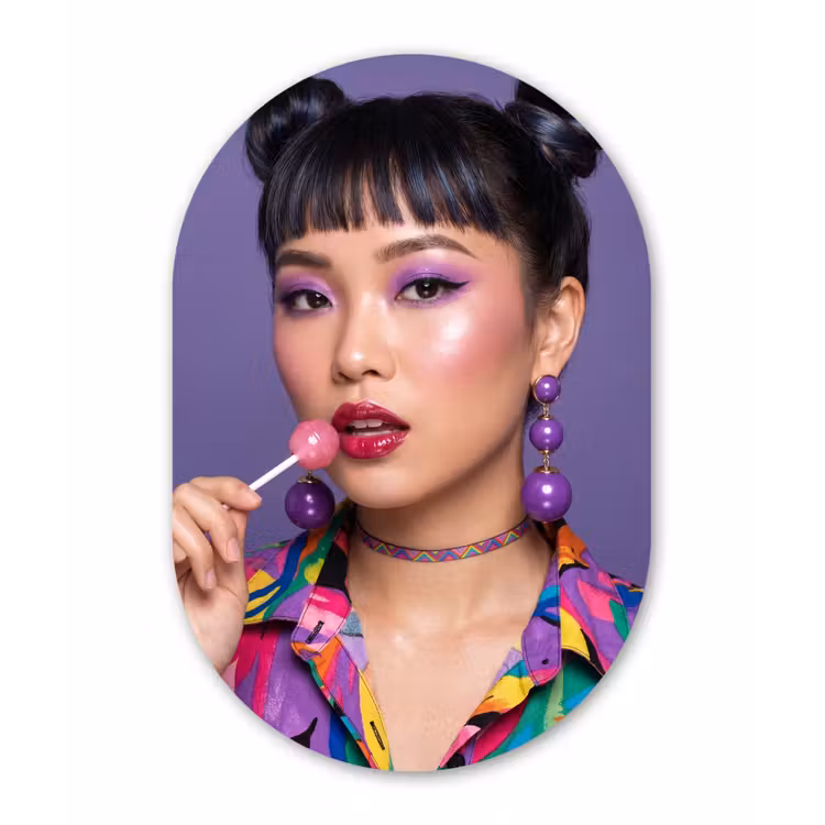 Vrouw - Portret - Make-up - Paars - Levendig Wandcirkel Ovaal Aluminium middel -3d