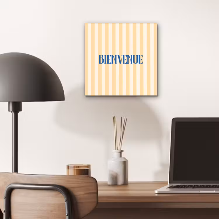 Blauw - Geel - Strepen - Bienvenue aluminium wit klein -sfeer5