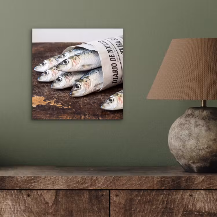 aluminium wall art - Little Sardine - newspaper - cutting board - Sardientje - krant - snijplank aluminium wit klein