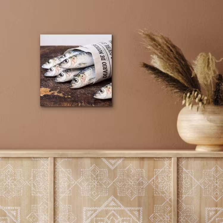 aluminium wall art - Little Sardine - newspaper - cutting board - Sardientje - krant - snijplank aluminium wit klein