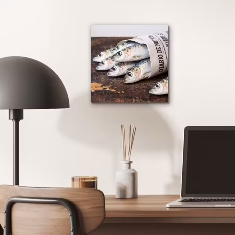 aluminium wall art - Little Sardine - newspaper - cutting board - Sardientje - krant - snijplank aluminium wit klein