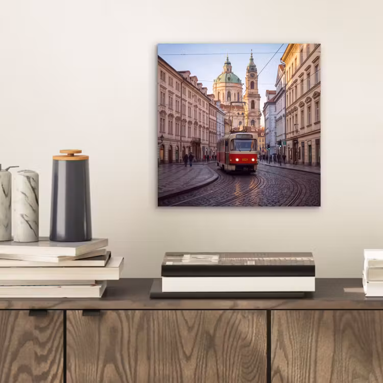 Tram - Straat - Stadsgezicht - Klassiek - Rood aluminium wit klein -sfeer1