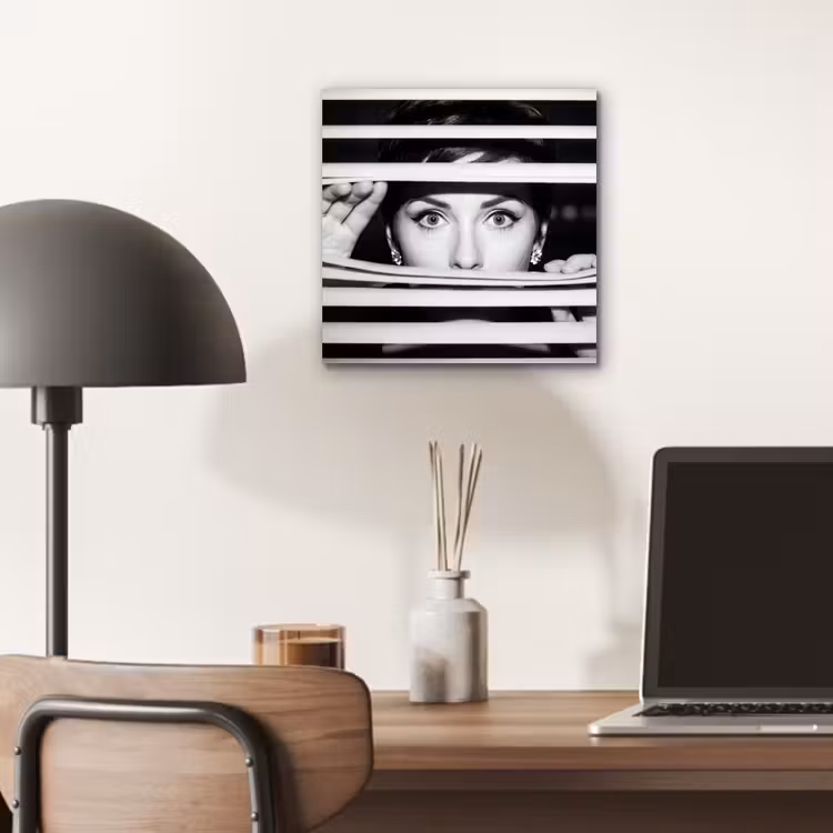 Vrouw - Jaloezieën - Portret - Zwart-wit aluminium wit klein -sfeer5