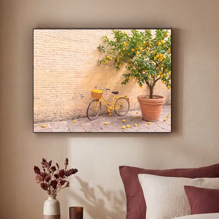 Fiets - Mand - Eten - Geel - Zomer Textielframe zwart klein -sfeer1