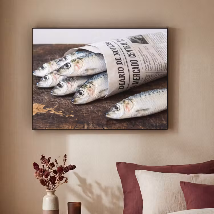 Art Frame - Little Sardine - newspaper - cutting board - Sardientje - krant - snijplank Textielframe zwart klein
