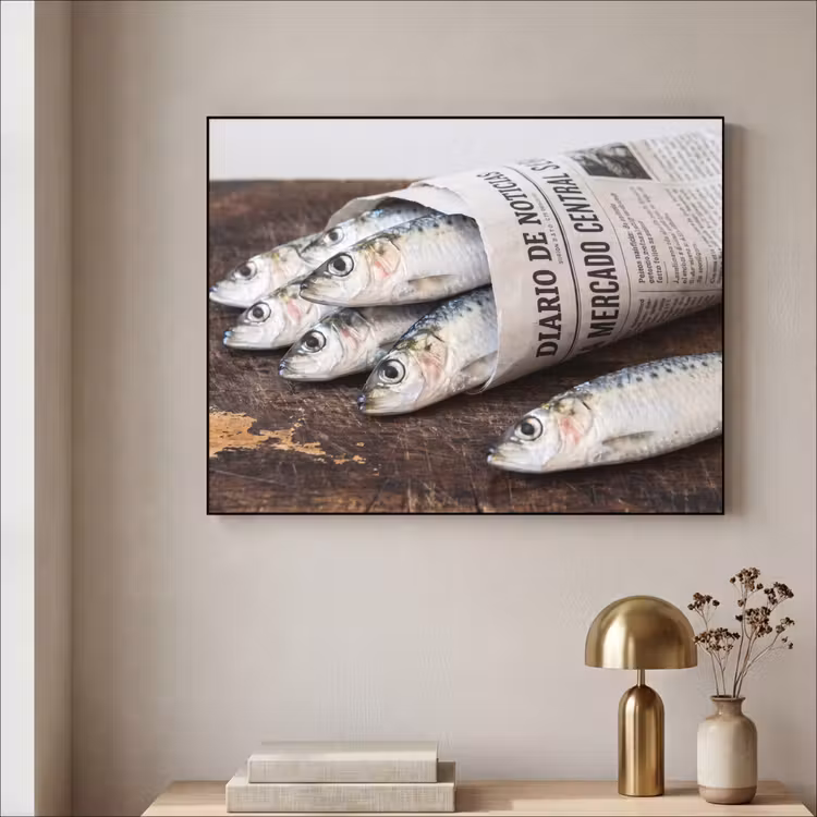 Art Frame - Little Sardine - newspaper - cutting board - Sardientje - krant - snijplank Textielframe zwart klein