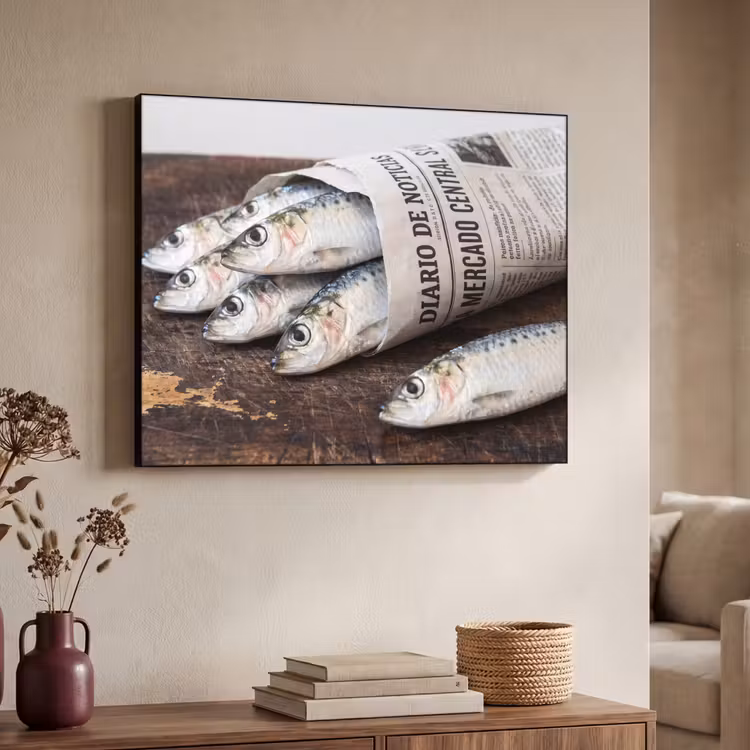Art Frame - Little Sardine - newspaper - cutting board - Sardientje - krant - snijplank Textielframe zwart klein