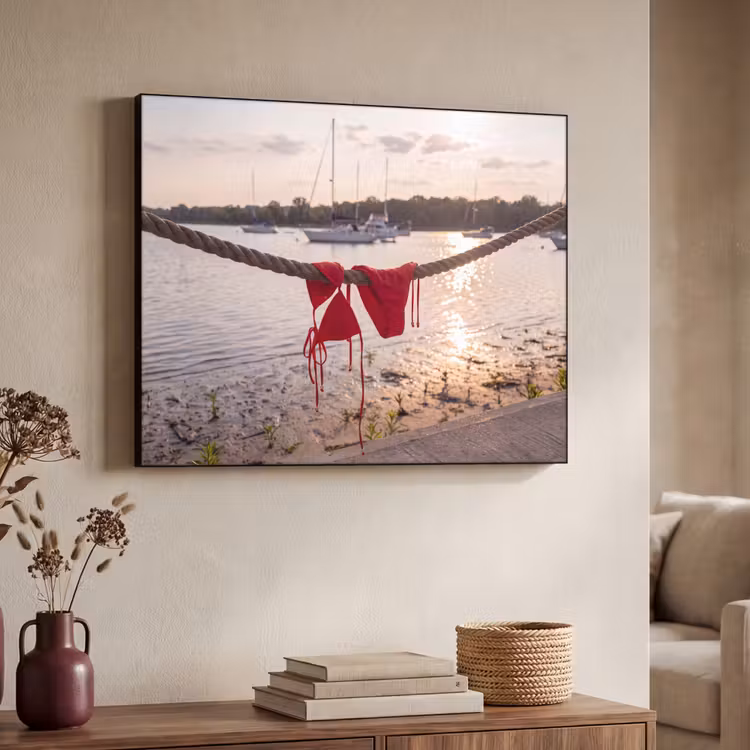 Badkleding - Rood - Zomer - Water - Zonsondergang Textielframe zwart klein -sfeer3