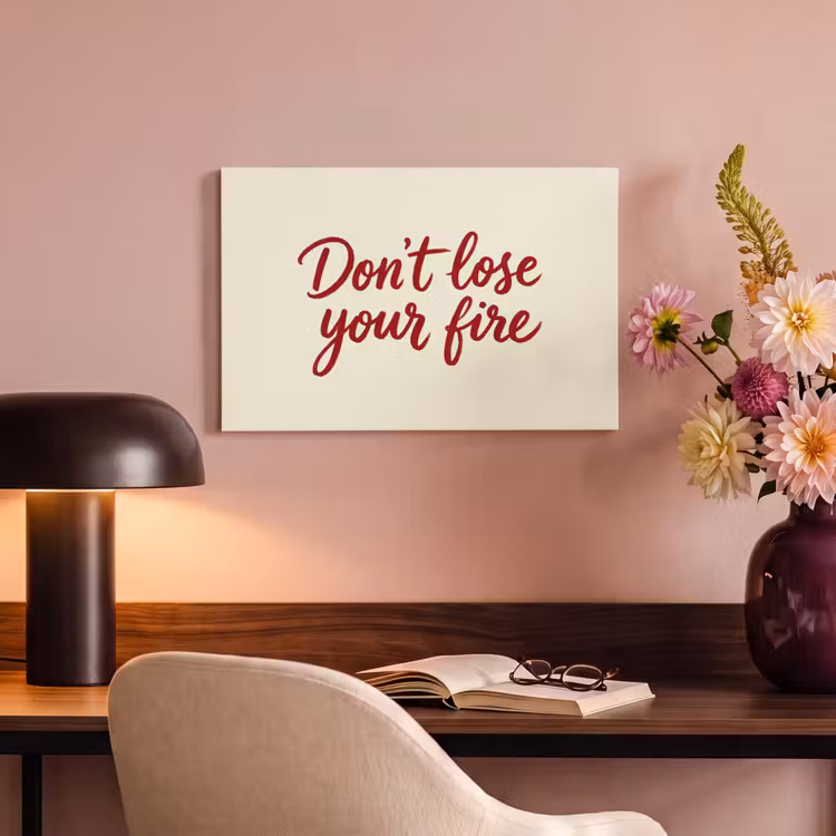 Don't lose your fire - Rood - Wit - Minimalistisch canvas 2cm klein -sfeer4