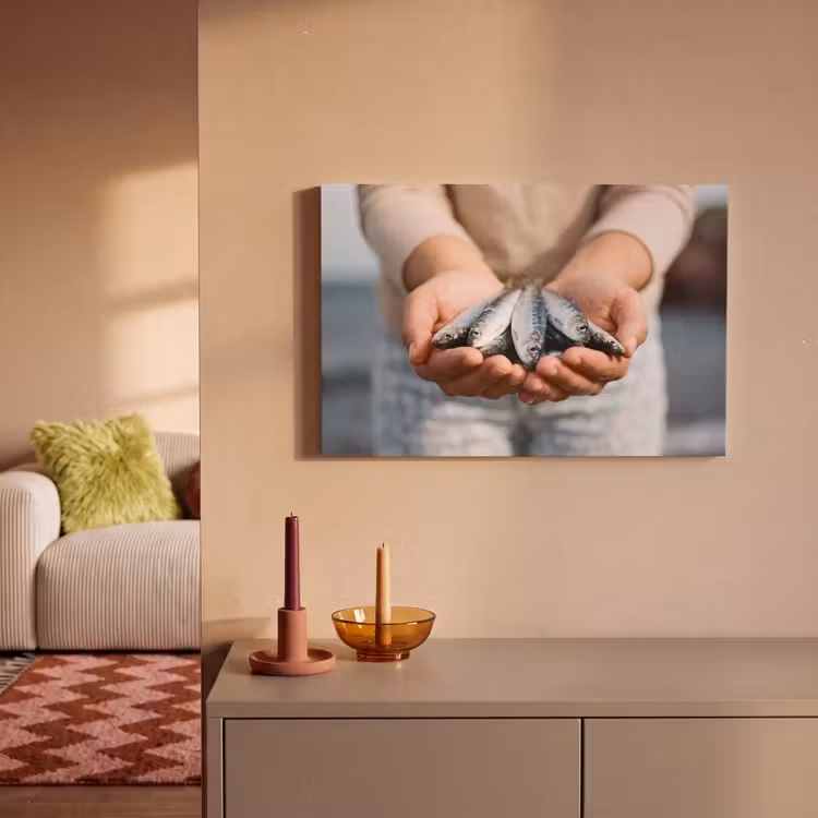 Canvas Print - Fish - Hands - Nature - Vis - Handen - Natuur canvas 2cm klein