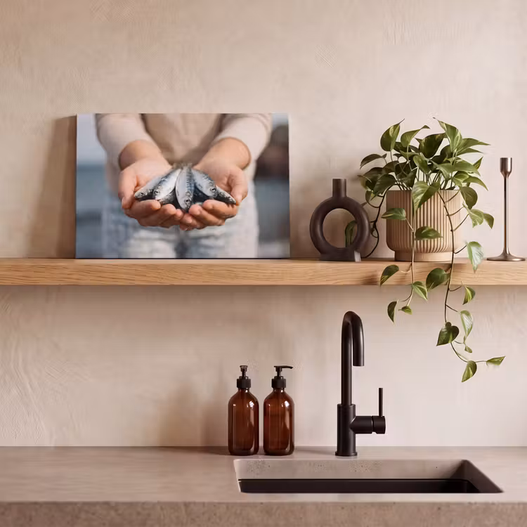 Canvas Print - Fish - Hands - Nature - Vis - Handen - Natuur canvas 2cm klein