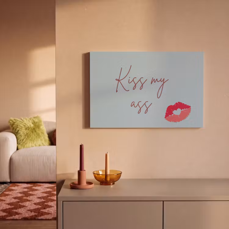 Kiss my ass - Lip - Blauw canvas 2cm klein -sfeer1