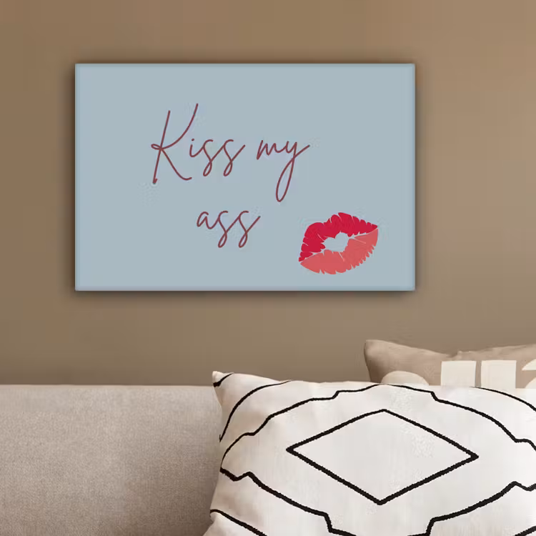 Kiss my ass - Lip - Blauw canvas 2cm klein -sfeer3