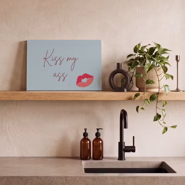 Kiss my ass - Lip - Blauw canvas 2cm klein -sfeer3