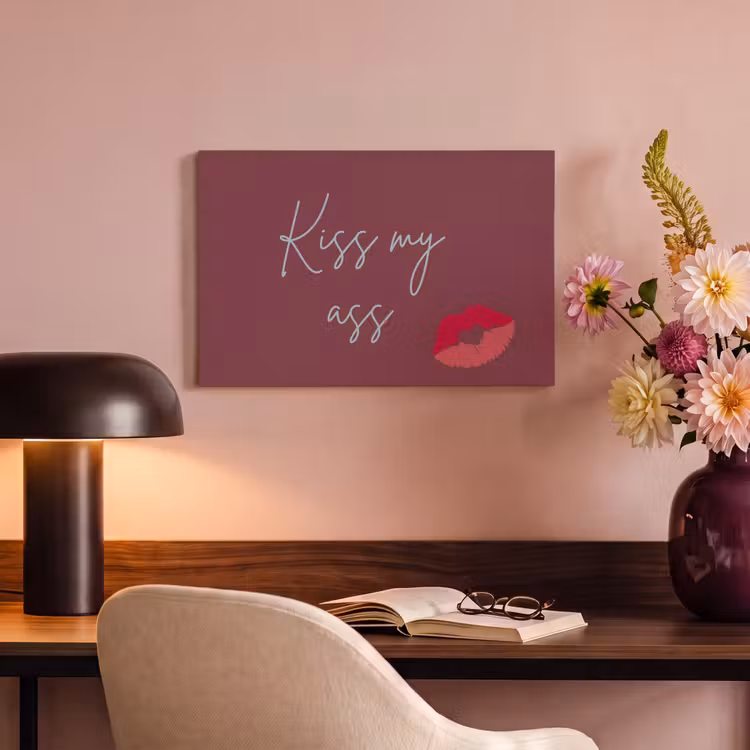 Kiss my ass - Lip - Bordeaux canvas 2cm klein -sfeer4
