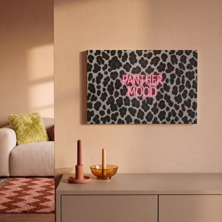 Panterprint - Zwart - Neonletters - Roze canvas 2cm klein -sfeer1