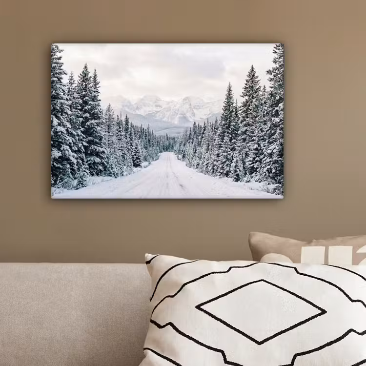 Weg - Sneeuw - Naaldbos - Winter - Avontuurlijk canvas 2cm klein -sfeer3