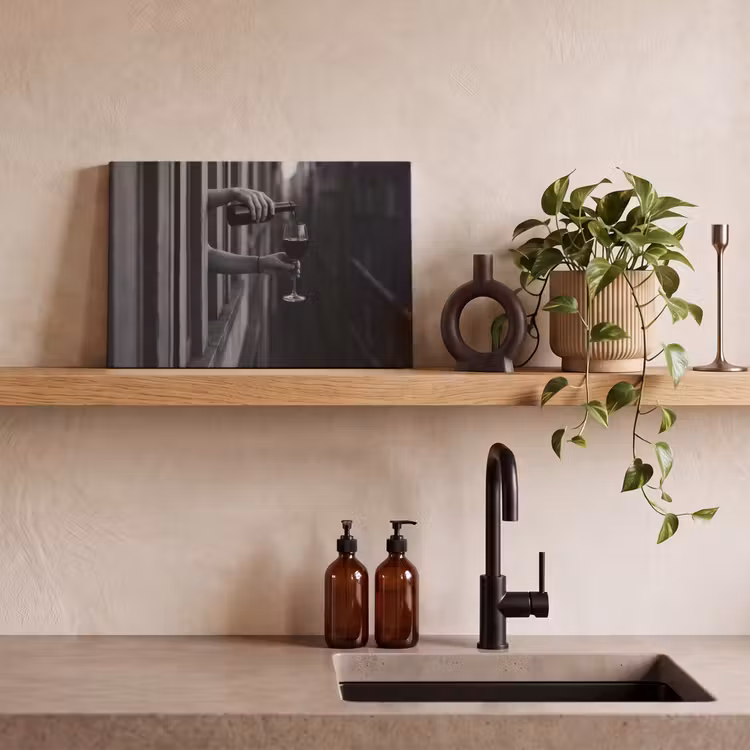 Wijnfles - Glas - Handen - Raam canvas 2cm klein -sfeer3